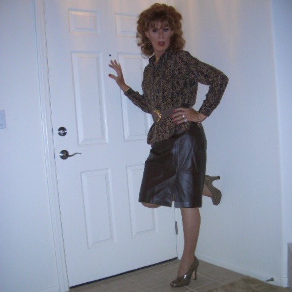 Meet your Posher, Lee - Picture 1 of 1